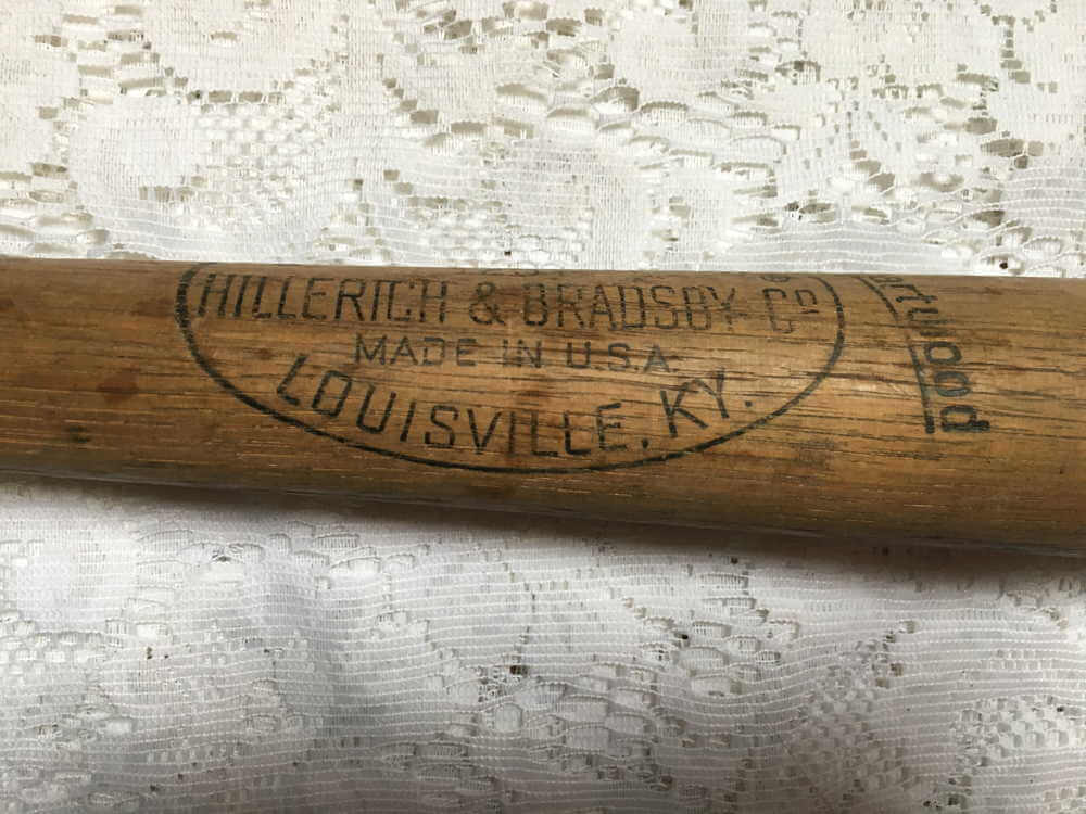 Vintage Louisville Slugger Model 125V Hillerich & Bradsby SOFTBALL Bat 34  Inch